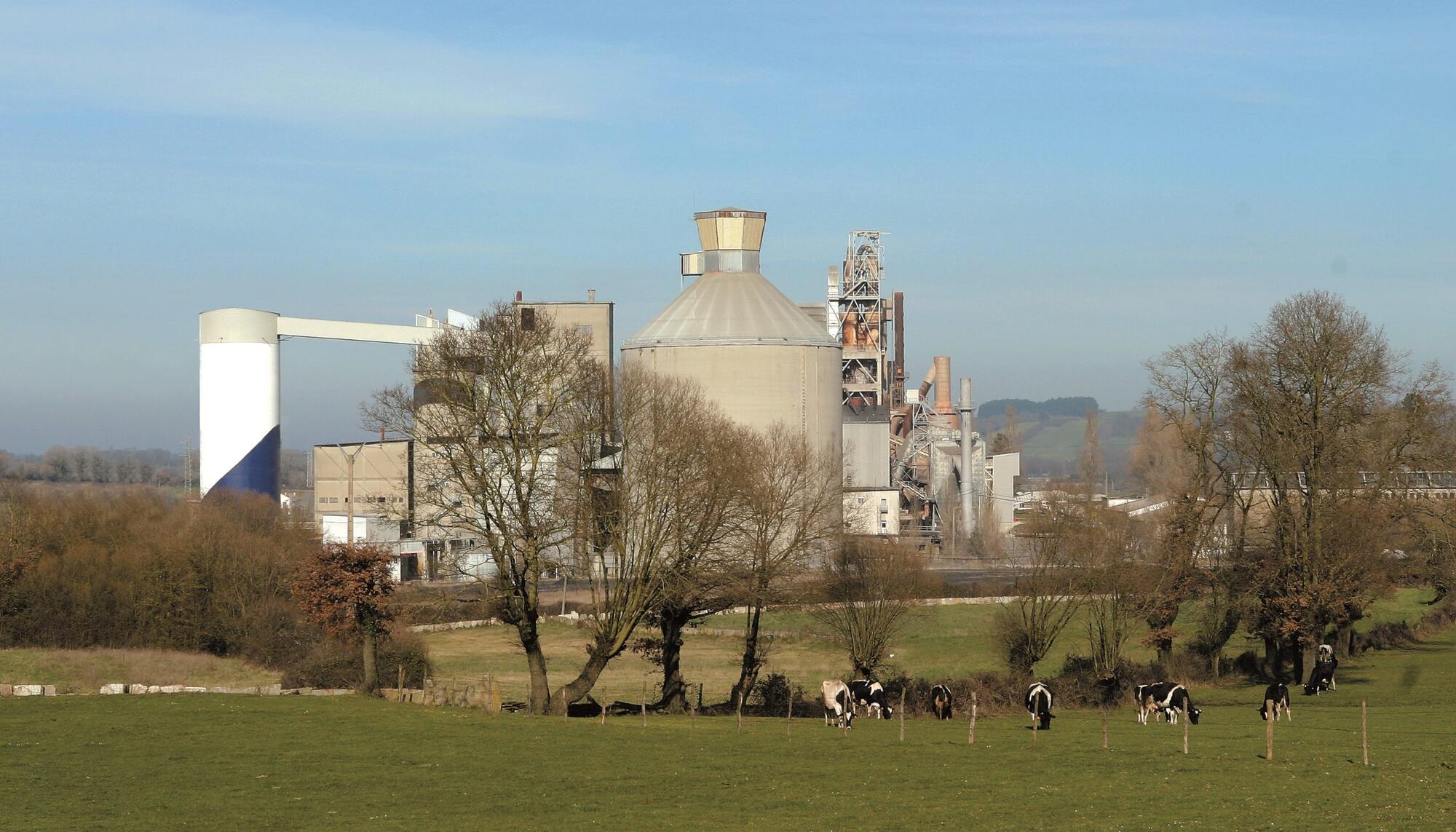 Fábrica de Cementos Cosmos en Oural